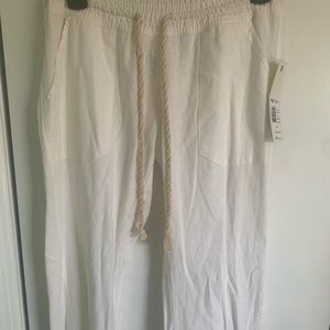 Roxywhite pants with tags!
